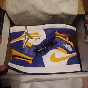 Air Jordan Retro 1 Mid Brand New Never Worn